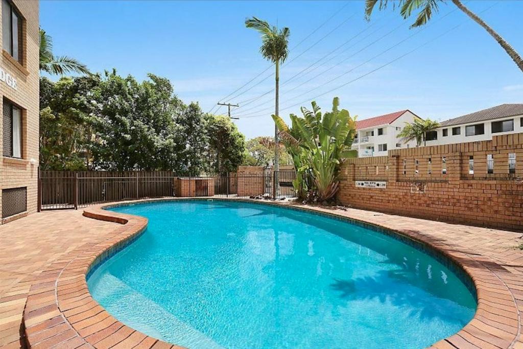 5/6 Genoa St, Surfers Paradise, QLD 4217