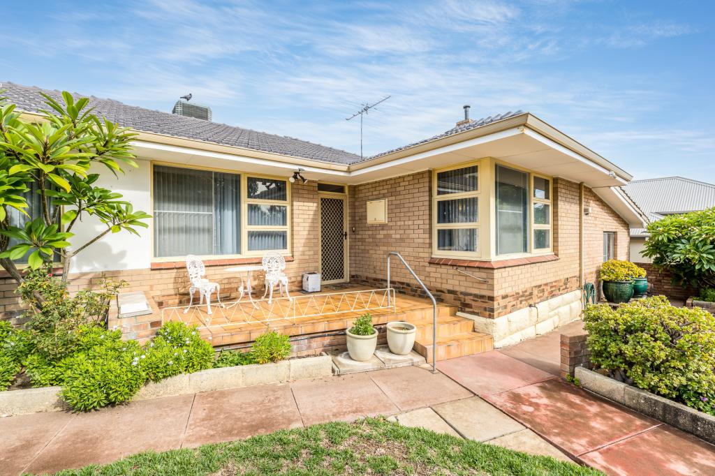 13 Hornsby St, Melville, WA 6156