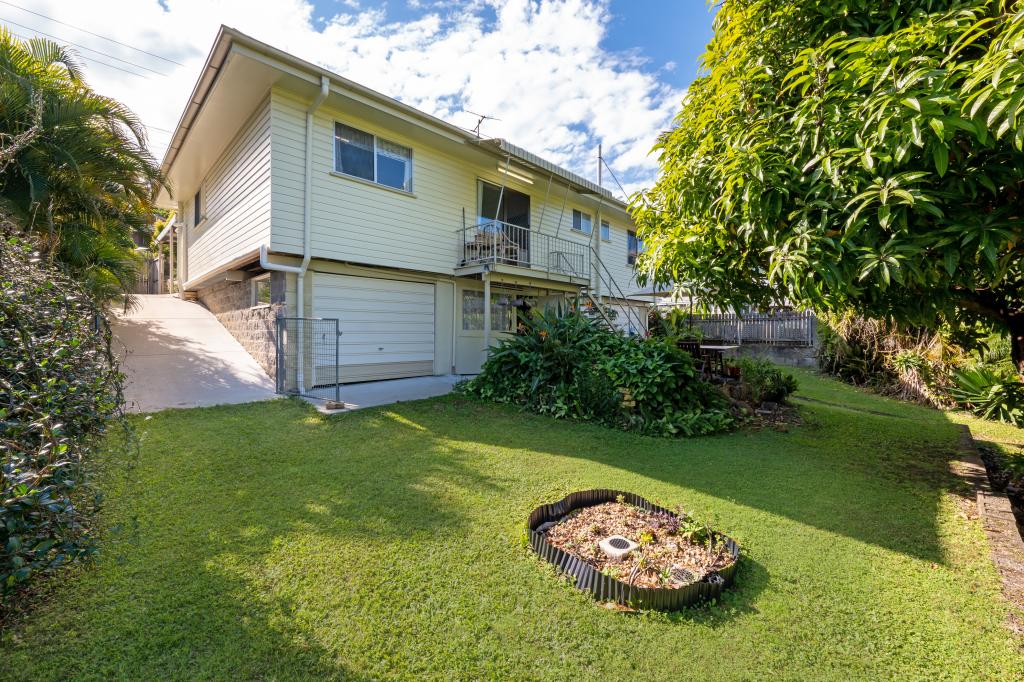 211 Patricks Rd, Ferny Hills, QLD 4055