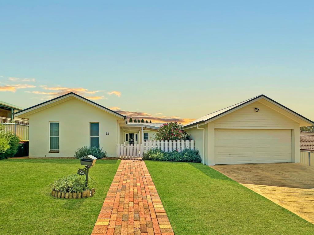 22 Mathew Cres, Young, NSW 2594