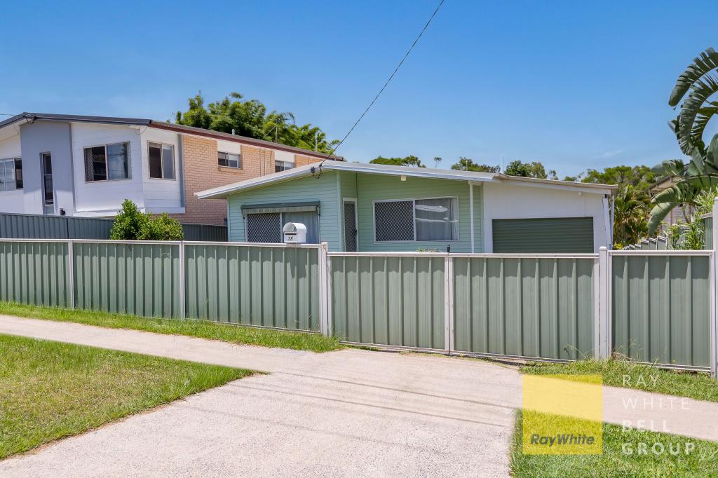 18 Beitz Ave, Labrador, QLD 4215