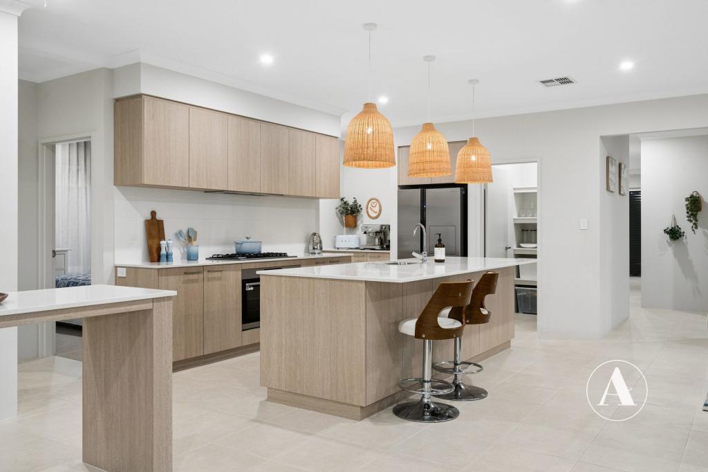 4 Boudicca Dr, Forrestdale, WA 6112