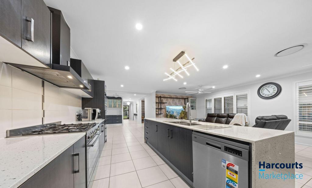 58 FINNEGAN CCT, OXLEY, QLD 4075