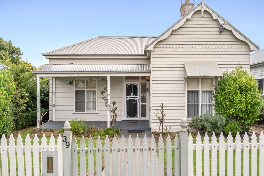39 Hart St, Colac, VIC 3250