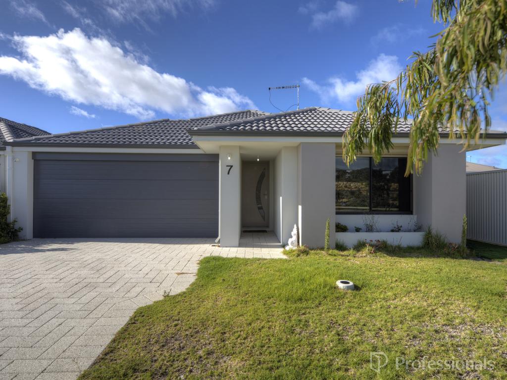 7 Sandpatch Pkwy, Eglinton, WA 6034