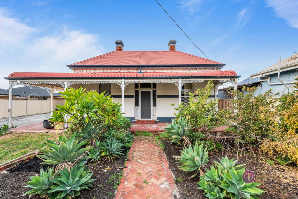 296 RAILWAY PDE, EAST CANNINGTON, WA 6107