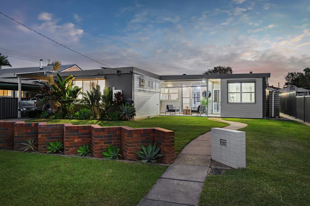 11 Natasha St, Wynnum West, QLD 4178