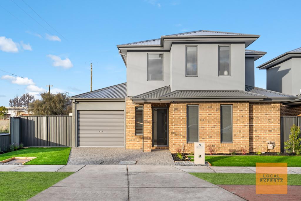 94 Lakewood Bvd, Melton, VIC 3337