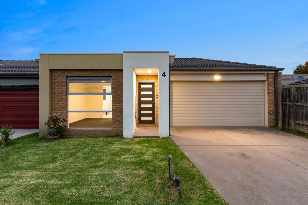 4 GRANYA GR, PAKENHAM, VIC 3810