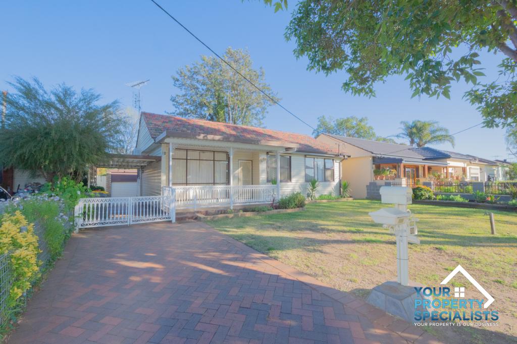 31 Clarence St, Macquarie Fields, NSW 2564