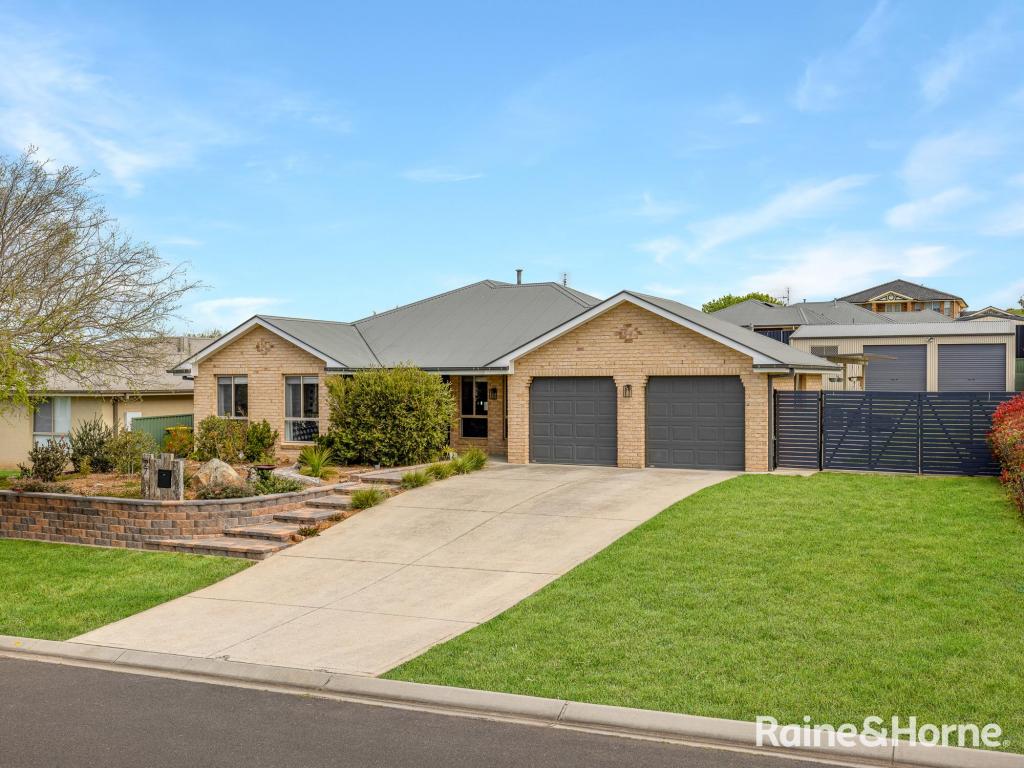 27 Federation Dr, Kelso, NSW 2795