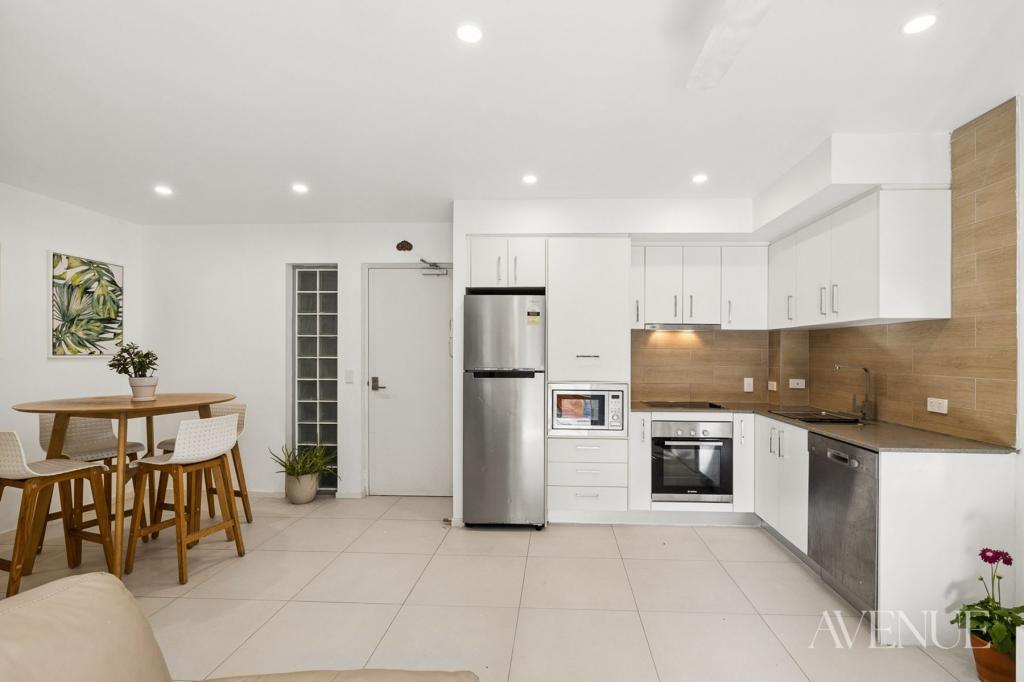 2/2 Little Bennett St, Norman Park, QLD 4170