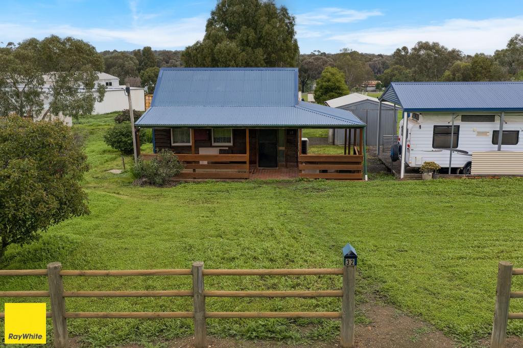 32 Stanhope Rd, Rushworth, VIC 3612