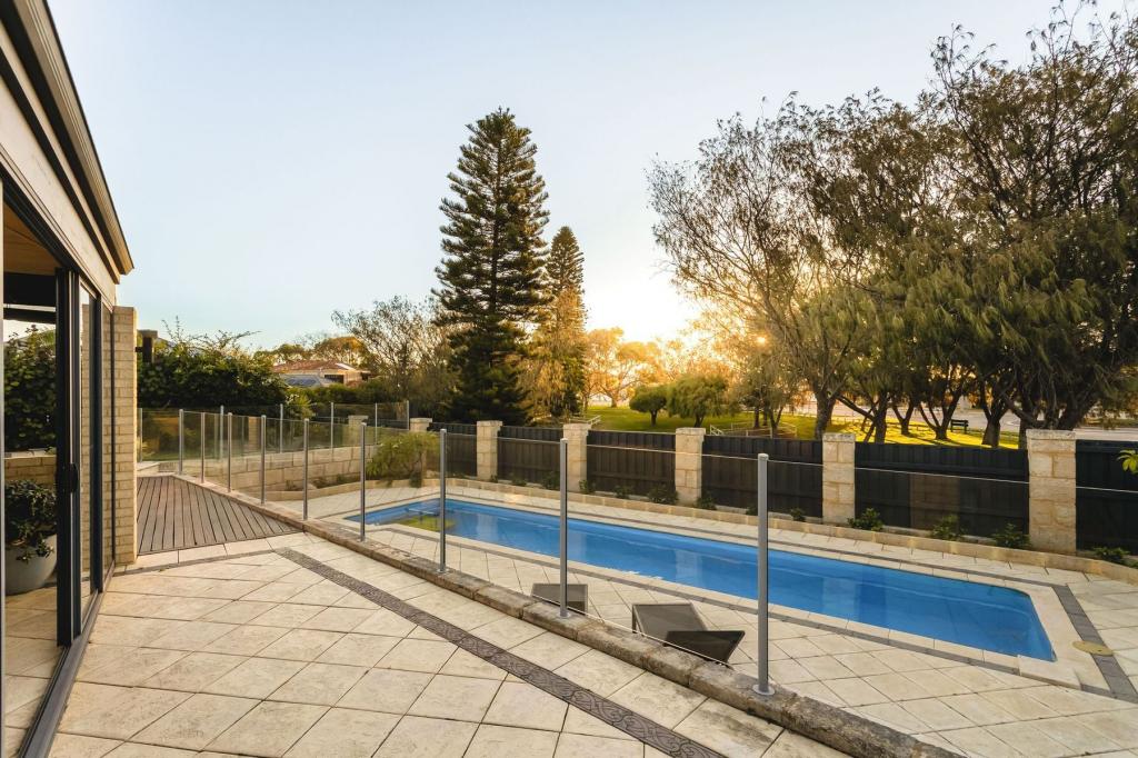 5 Rose Bay Ct, Kallaroo, WA 6025