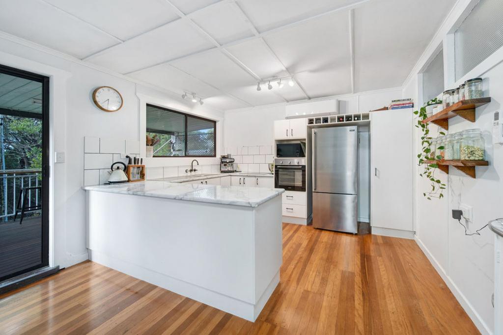 9 Mckenzie Rd, Woombye, QLD 4559