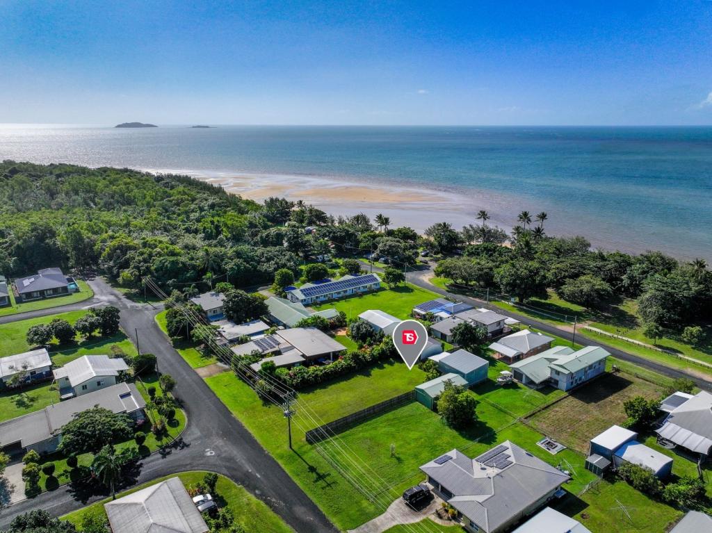 8 Gowland St, Kurrimine Beach, QLD 4871