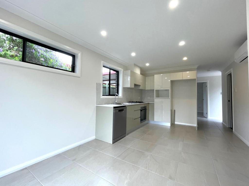 1/13 Trezise Pl, Quakers Hill, NSW 2763