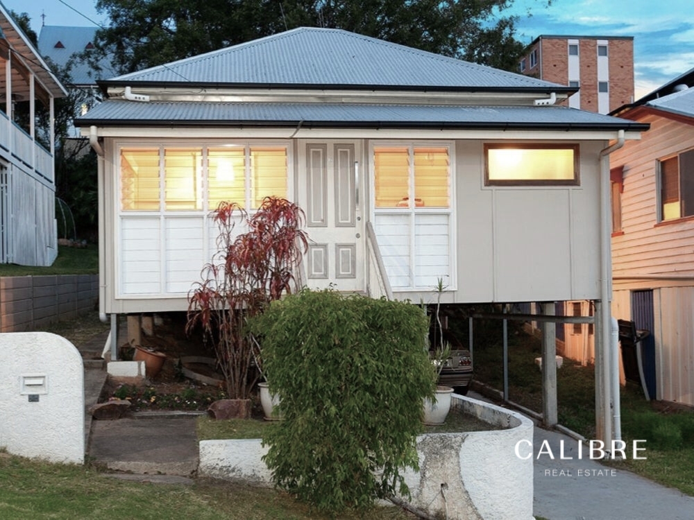15 Storie St, Red Hill, QLD 4059