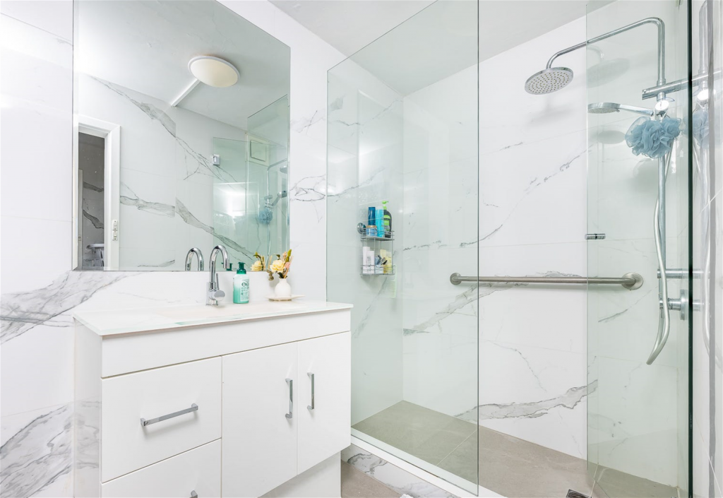 2/23 North Beach Rd, North Beach, WA 6020