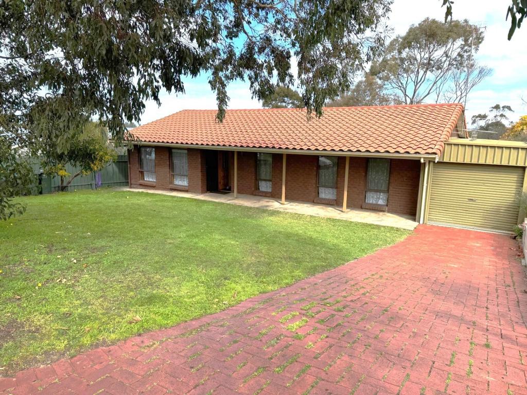 35 Grantley Ave, Victor Harbor, SA 5211