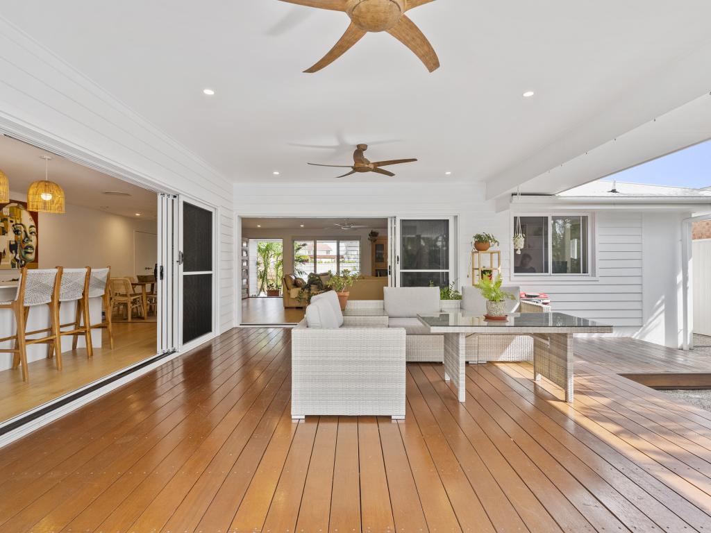 10 Cuckoo Cres, Burleigh Waters, QLD 4220