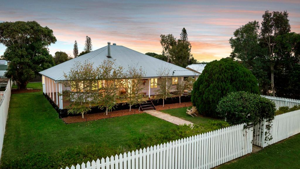 173 Long St, Point Vernon, QLD 4655