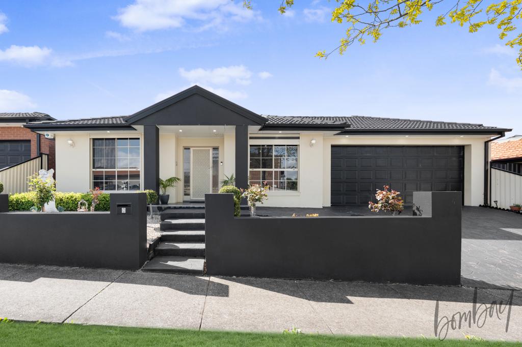 8 WATTLEVIEW RD, ROXBURGH PARK, VIC 3064