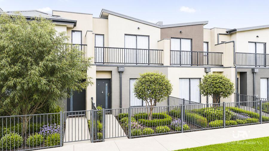 11 TARLO CT, CRAIGIEBURN, VIC 3064
