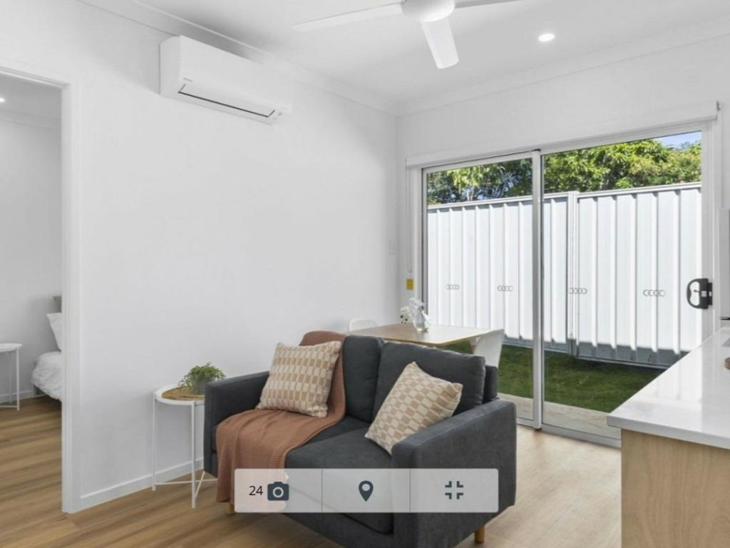 633 Boat Harbour Dr, Urangan, QLD 4655