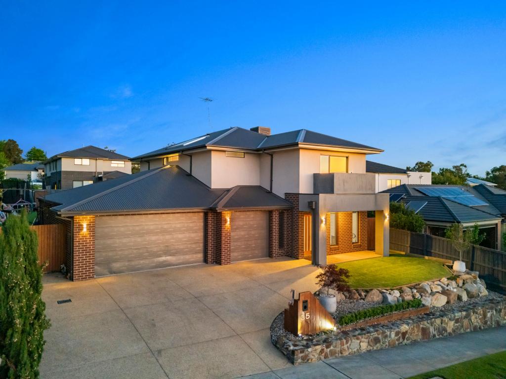 35 Petworth Rise, Officer, VIC 3809