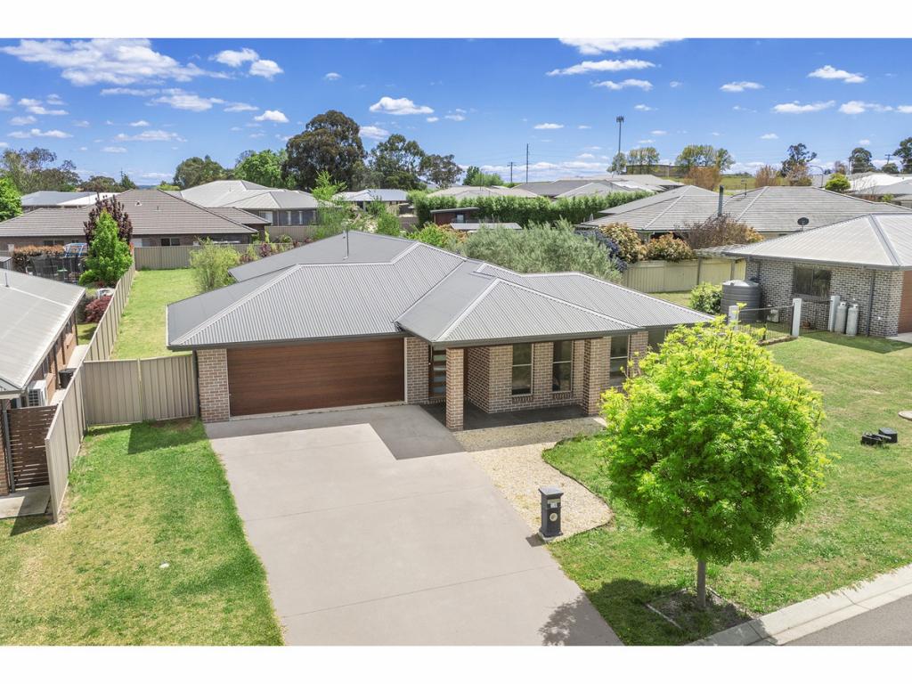 13 Spearmount Dr, Armidale, NSW 2350