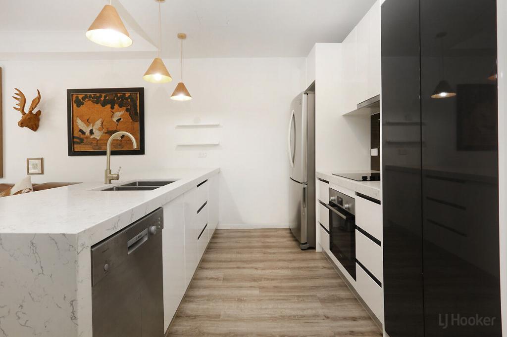 17/4a-8 Hansford Rd, Coombabah, QLD 4216