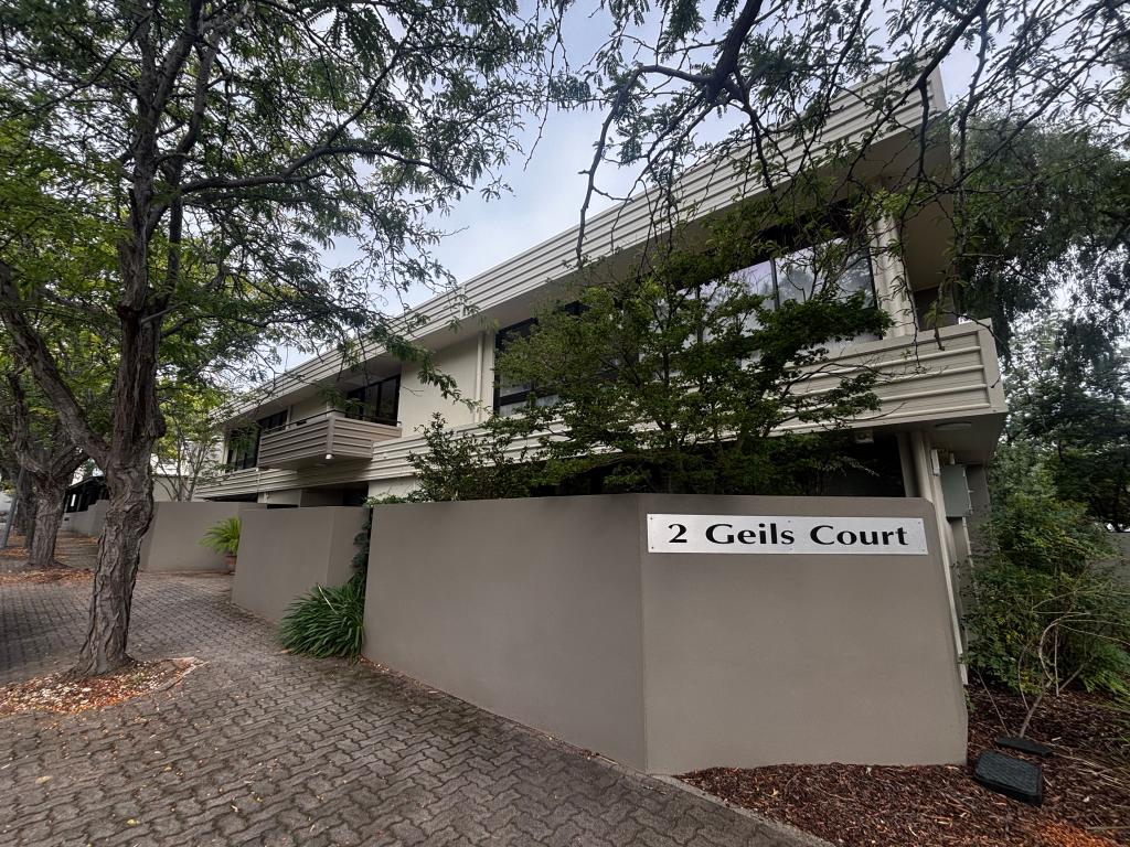 6 & 8/2 Geils Ct, Deakin, ACT 2600