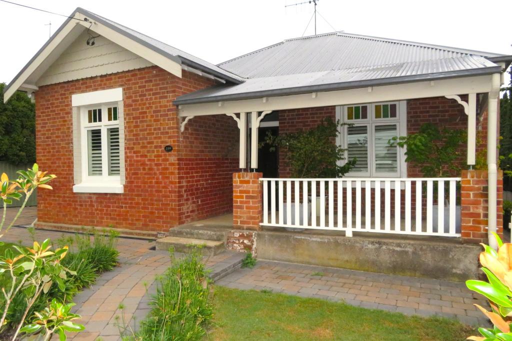 259 Bentinck St, Bathurst, NSW 2795