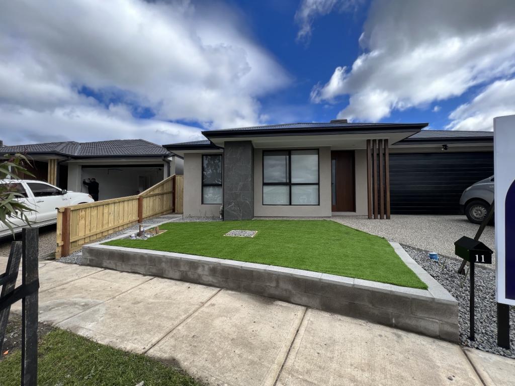 11 Middlemount St, Donnybrook, VIC 3064