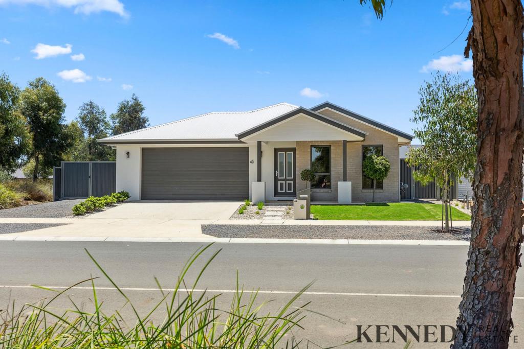 43 Peter Thomson Cct, Yarrawonga, VIC 3730