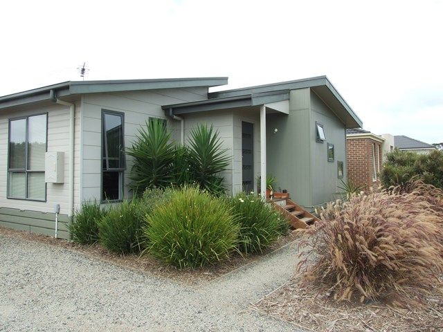 13 Rosella Gr, Cowes, VIC 3922
