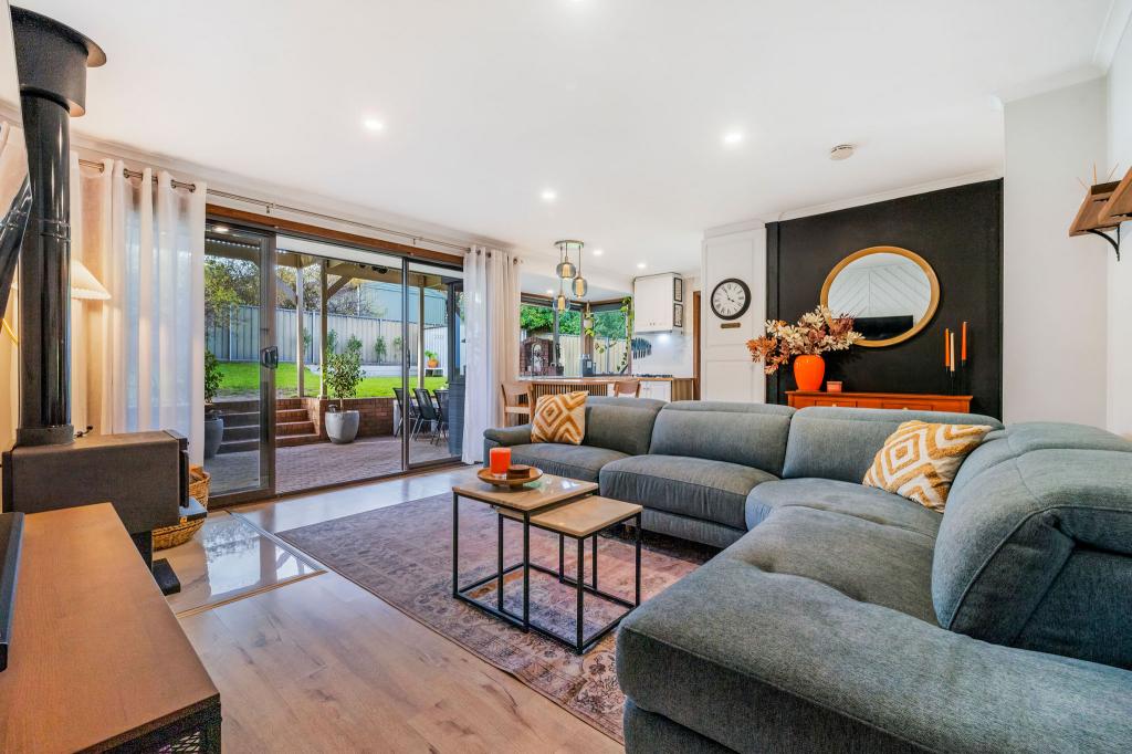 17 Sunnymeade Dr, Aberfoyle Park, SA 5159