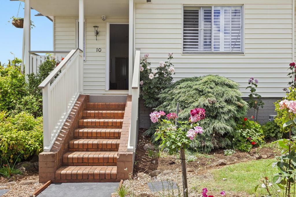 10 Llewellyn St, Centenary Heights, QLD 4350