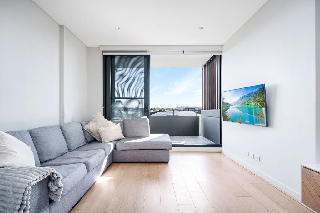 202/2 Fordham Way, Oran Park, NSW 2570