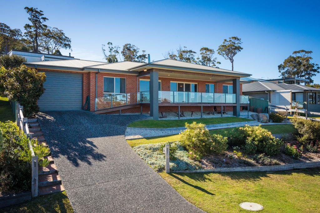 22 THE CREST, MERIMBULA, NSW 2548