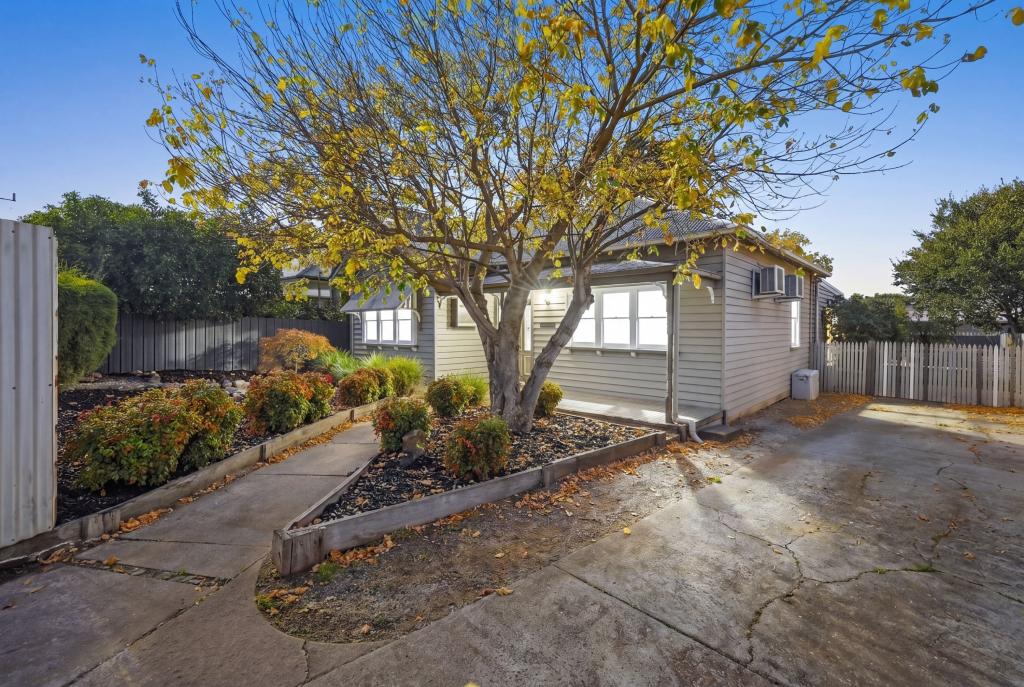 74 Gisborne Rd, Bacchus Marsh, VIC 3340
