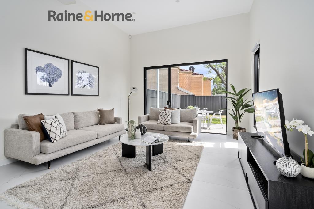 39 HOLLAND CRES, CASULA, NSW 2170