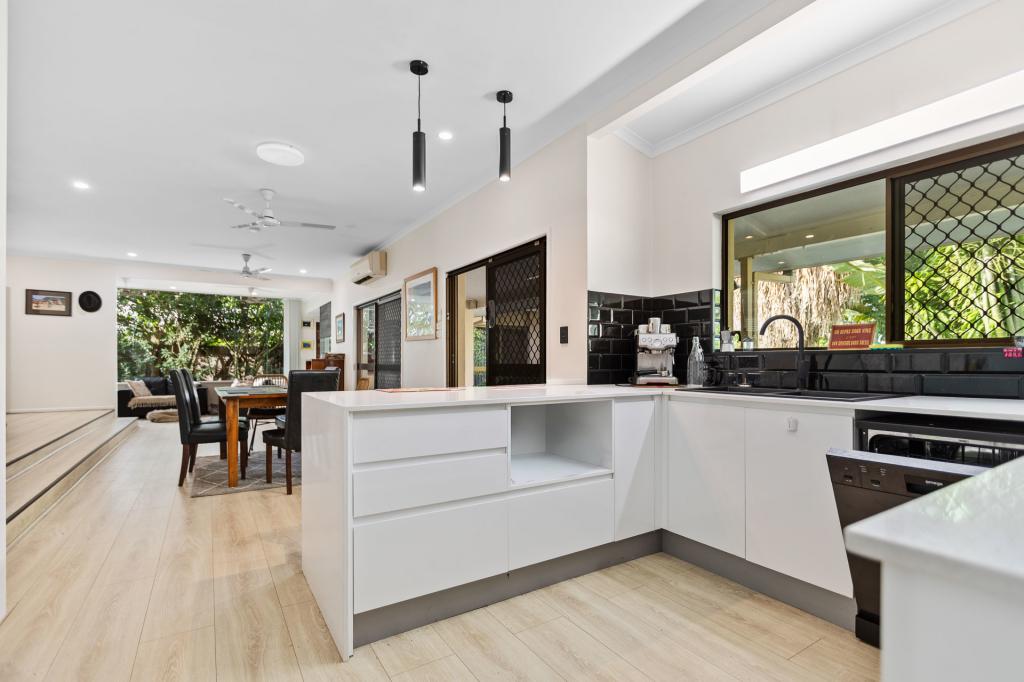 2 Rogers Cl, Whitfield, QLD 4870