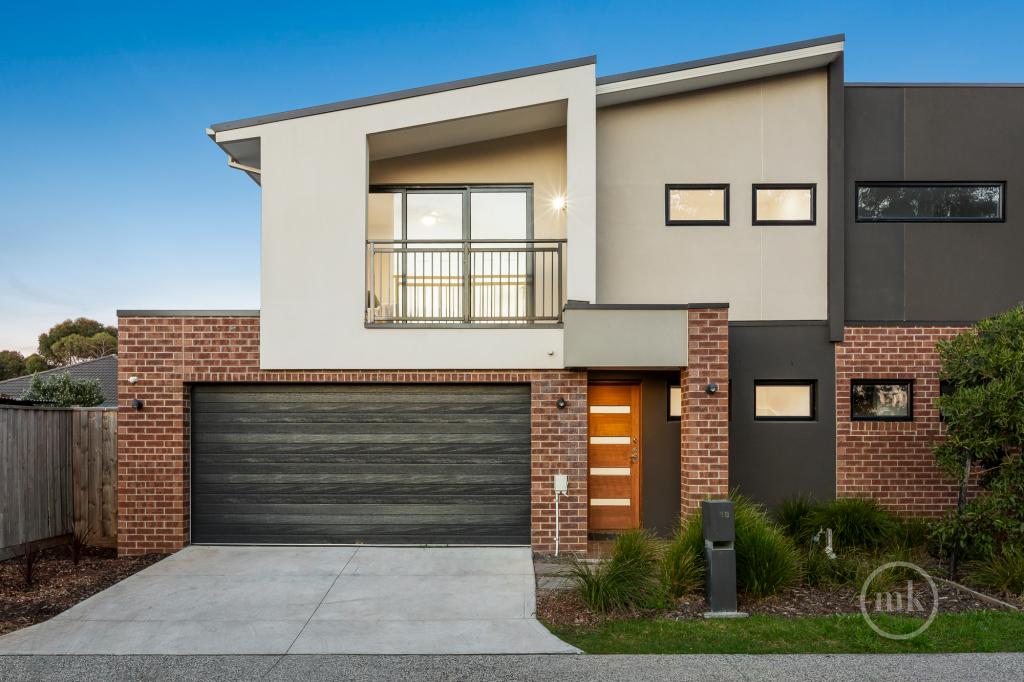 18 GUMVINE LANE, SOUTH MORANG, VIC 3752