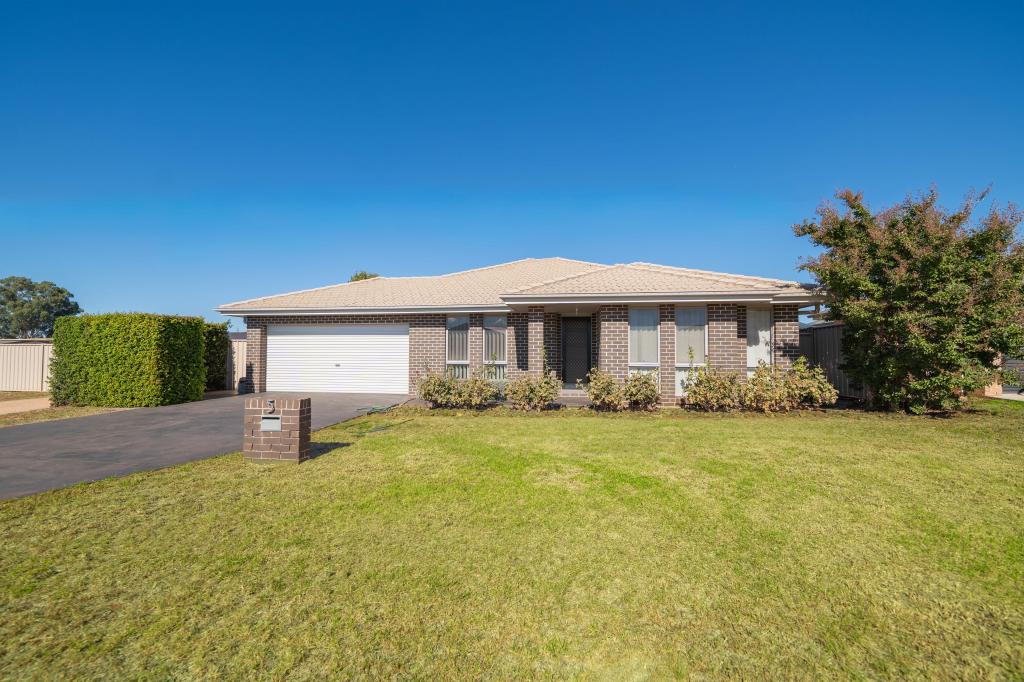5 Monastery Cl, Parkes, NSW 2870
