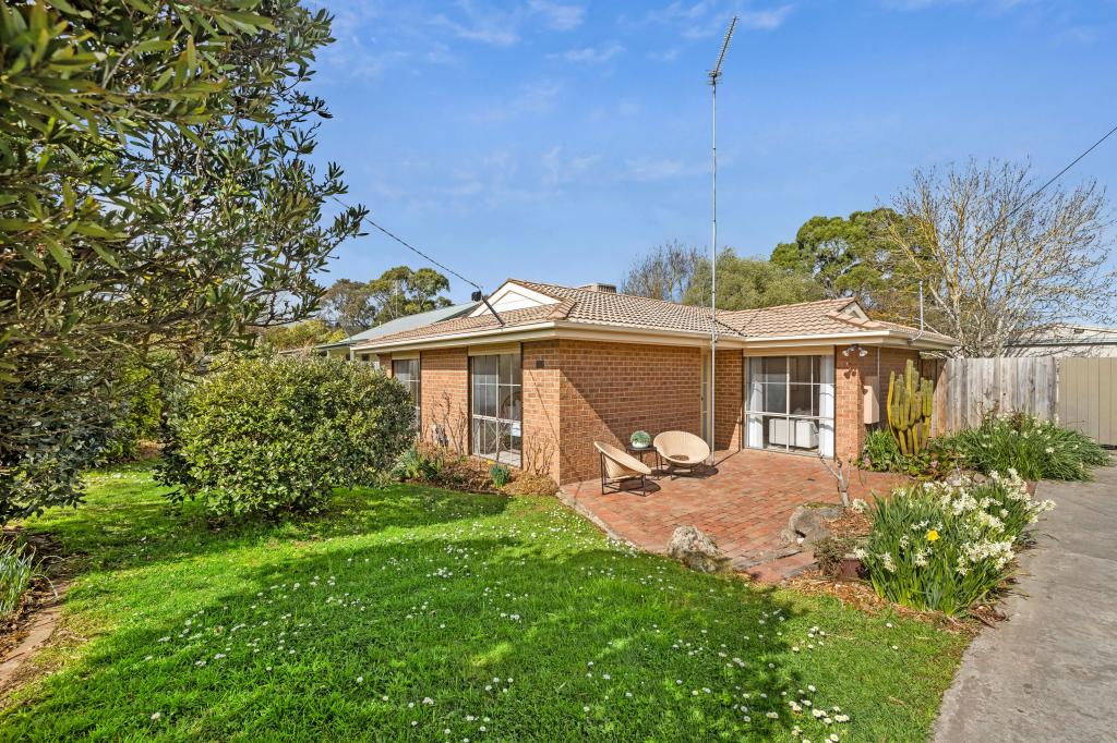 20 Rodney Dr, Woodend, VIC 3442