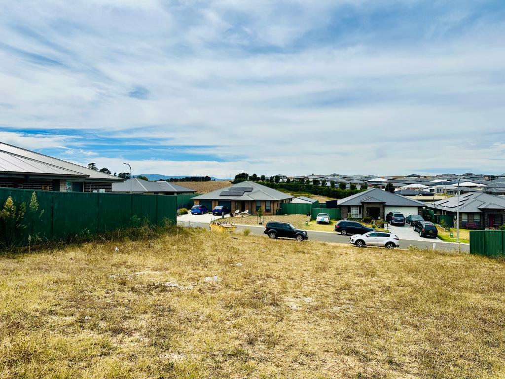 9 Bolton St, Kelso, NSW 2795