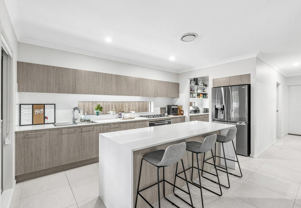 36 Shrapnel Rd, Cannon Hill, QLD 4170