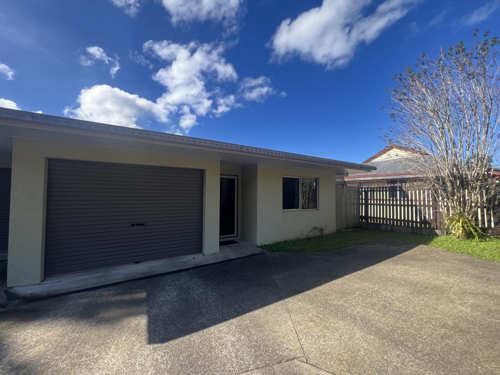 2/11 MCQUILLEN ST, TULLY, QLD 4854